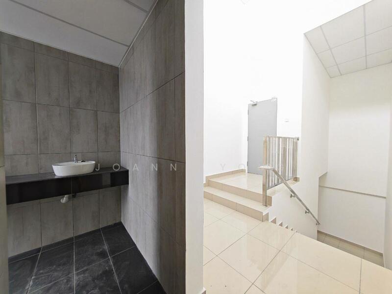 1.5 Storey Cluster Factory @ Frontier Business Park, Desa Cemerlang, Ulu Tiram, Johor untuk Untuk Disewa - RM 12,500 /bulan, Mac 2026 - Interior - PropertyGuru.com.my