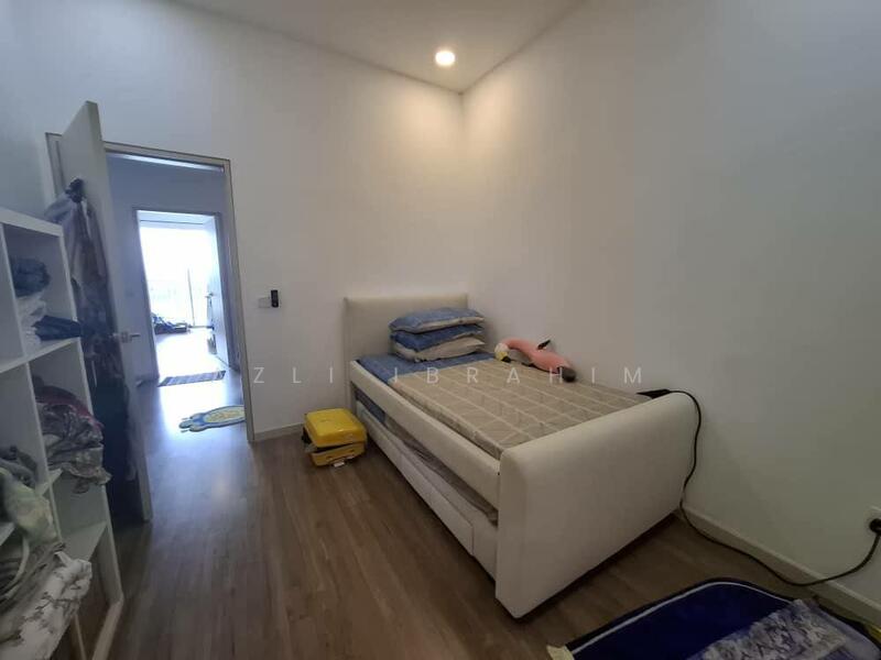 2-storey Terraced House for Sale in Semenyih (Selangor) - Azli Ibrahim - Bedroom - PropertyGuru.com.my