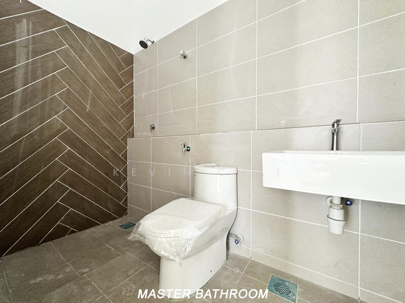 Semi-Detached House for Sale in Kampar (Perak) - Kevin Chai - Bathroom 1 - PropertyGuru.com.my
