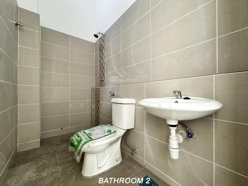 Semi-Detached House for Sale in Kampar (Perak) - Kevin Chai - Bathroom 2 - PropertyGuru.com.my