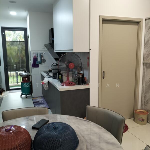 Rumah Teres untuk Dijual di Elmina (Shah Alam) - Stanley Tan - Kitchen - PropertyGuru.com.my