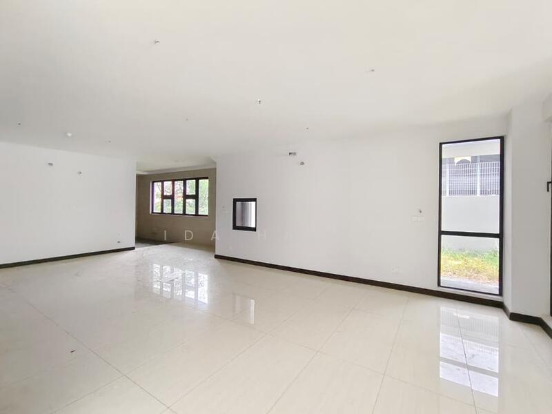 Semi-Detached House for Sale in Alam Nusantara (Setia Alam) - Ida Harun - Living Room - PropertyGuru.com.my
