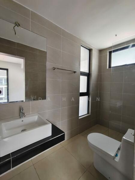 Semi-Detached House for Sale in Alam Nusantara (Setia Alam) - Ida Harun - Bathroom - PropertyGuru.com.my