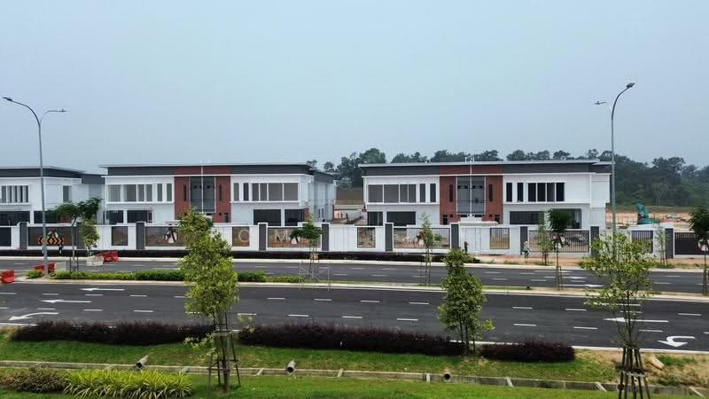 Cluster Factory for Sale in Akasia Business Park (Ulu Tiram) - Tom Chiew - Exterior - PropertyGuru.com.my