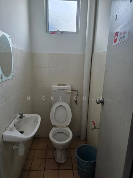 Terrace Factory for Sale in Senawang (Negeri Sembilan) - Nicky Chua - Bathroom - PropertyGuru.com.my