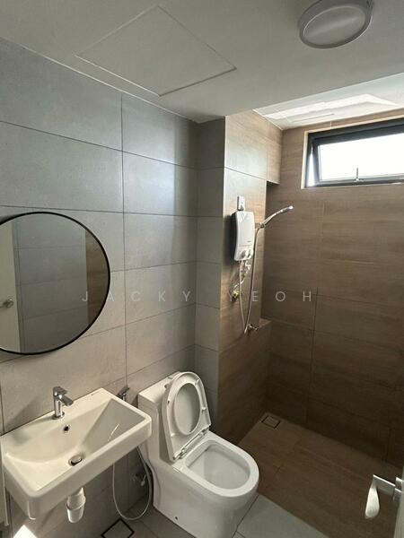 Service Residence for Rent at Vivo Executive Apartment - Jacky Yeoh - Bathroom - PropertyGuru.com.my