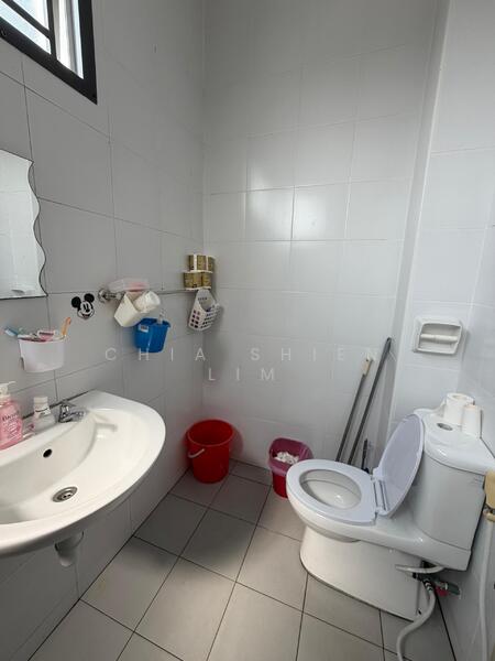 Rumah Teres 2 Tingkat untuk Dijual di Taman Desa Tebrau (Tebrau) - Chia Shien Lim - Bathroom - PropertyGuru.com.my