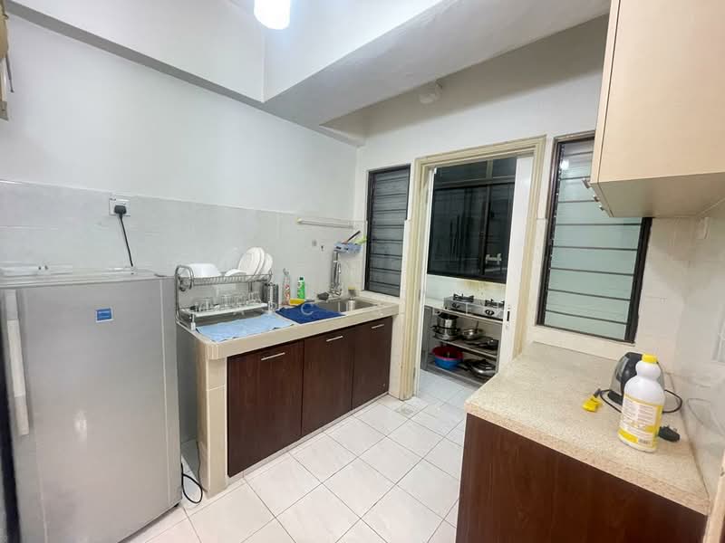 Condominium for Sale at Vista Millennium Condominium - Marcus Beh - Kitchen - PropertyGuru.com.my