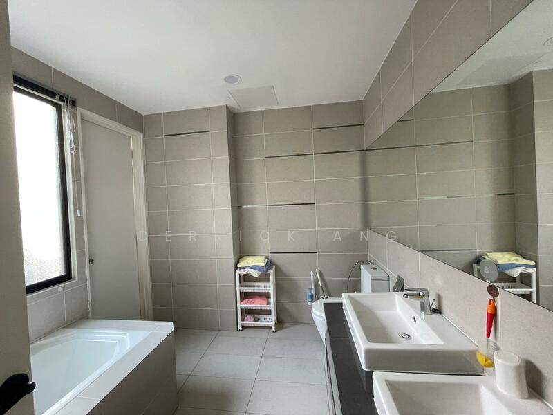 Semi-Detached House for Sale in Rawang (Selangor) - Derrick Ang - Bathroom - PropertyGuru.com.my