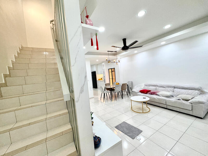 Rumah Teres 2-Tingkat untuk Dijual di Seksyen U13 (Setia Alam) - Jansen Khoo - Living Room - PropertyGuru.com.my