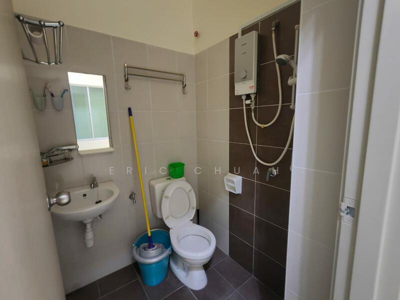 1.5-storey Terraced House for Sale in Kulai (Johor) - Eric Chuah - Bathroom - PropertyGuru.com.my