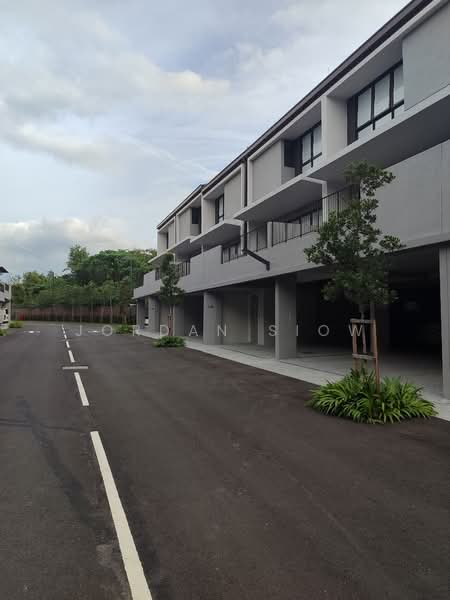 2.5-storey Terraced House for Rent in Taman Bukit Serdang (Seri Kembangan) - Jordan Siow - Exterior - PropertyGuru.com.my
