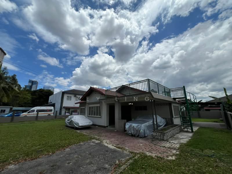 Bungalow for Rent in Seksyen 8 (Petaling Jaya) - Key Ling - Exterior - PropertyGuru.com.my
