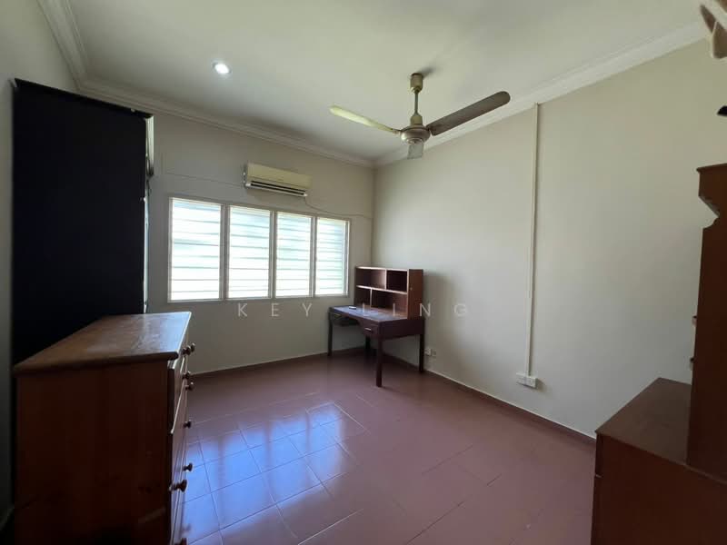 Bungalow for Rent in Seksyen 8 (Petaling Jaya) - Key Ling - Bedroom - PropertyGuru.com.my
