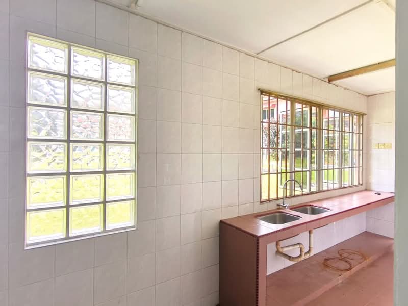 1.5-storey Terraced House for Sale in Seksyen 4 (Petaling Jaya) - Liza Tieo Quek Hoon - Kitchen - PropertyGuru.com.my