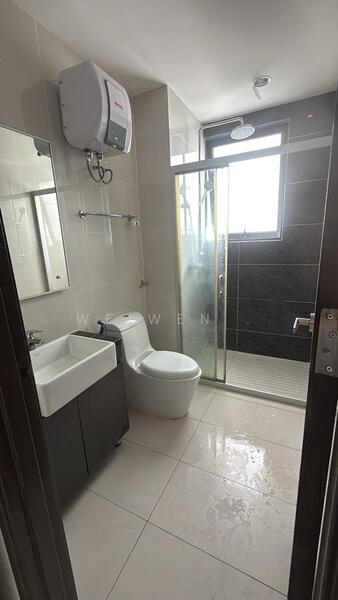 Condominium for Rent at Bay Point @ Country Garden Danga Bay - WeiWen . - Bathroom - PropertyGuru.com.my