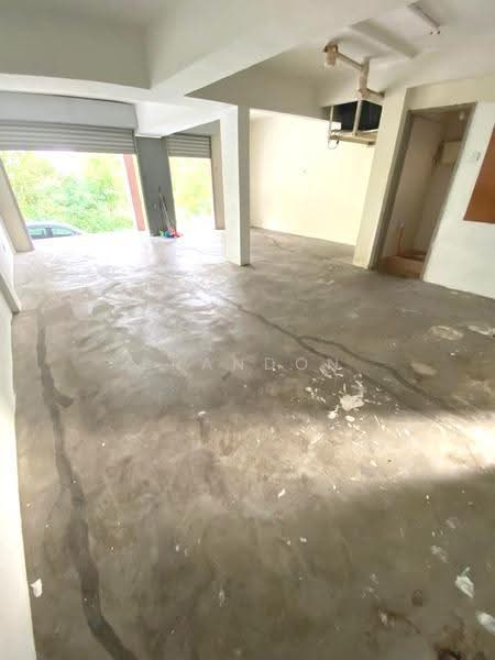 Shop for Rent in Bandar Putra Permai (Seri Kembangan) - Brandon Yee - Entrance - PropertyGuru.com.my