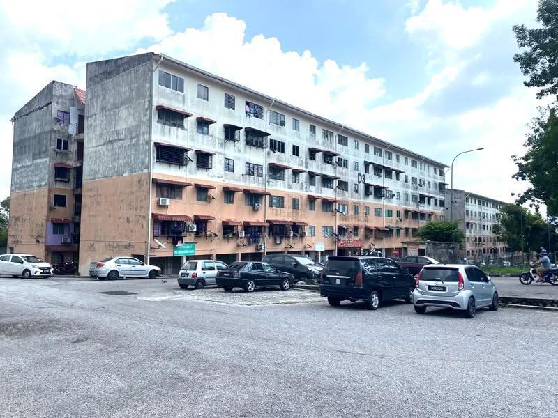 Shop for Rent in Bandar Putra Permai (Seri Kembangan) - Brandon Yee - Exterior - PropertyGuru.com.my