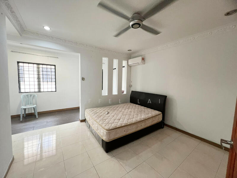2.5-storey Terraced House for Rent in Seksyen 4 (Bangi) - Eiffel Lai - Bedroom - PropertyGuru.com.my