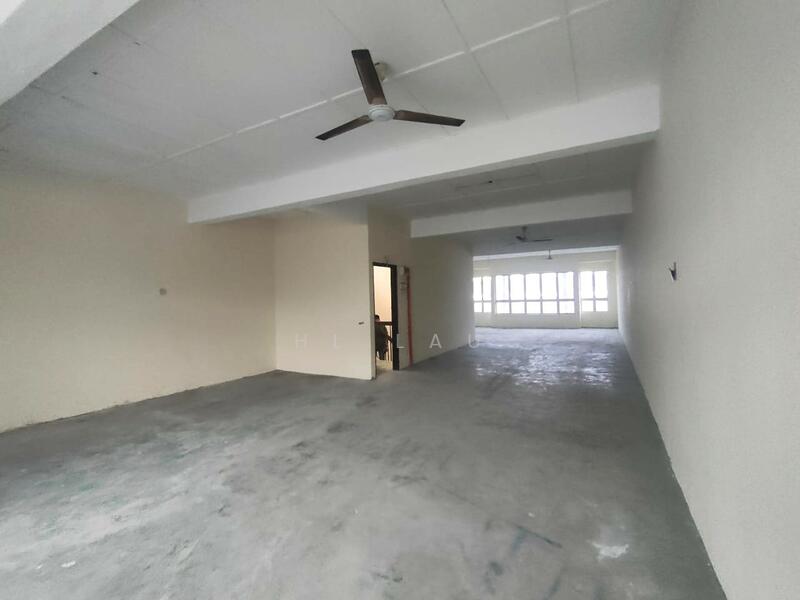 Shop for Rent in Bandar Baru Salak Tinggi (Sepang) - HL Lau - Interior - PropertyGuru.com.my