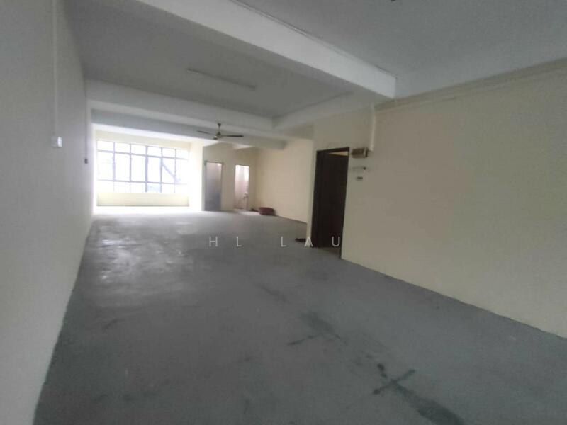 Shop for Rent in Bandar Baru Salak Tinggi (Sepang) - HL Lau - Interior - PropertyGuru.com.my