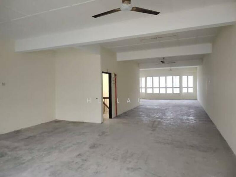 Shop for Rent in Bandar Baru Salak Tinggi (Sepang) - HL Lau - Interior - PropertyGuru.com.my