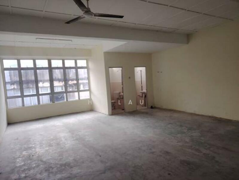 Shop for Rent in Bandar Baru Salak Tinggi (Sepang) - HL Lau - Interior - PropertyGuru.com.my