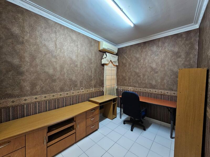 2nd Bedroom or Study Room