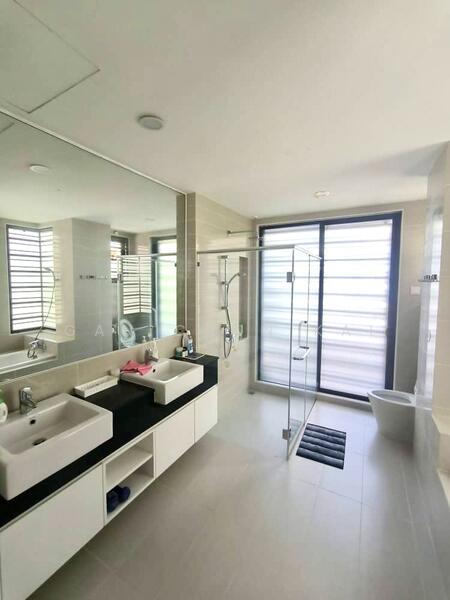 Rumah Berkembar untuk Disewa di Batu Ferringhi (Penang) - Gan Chun Kai - Bathroom - PropertyGuru.com.my