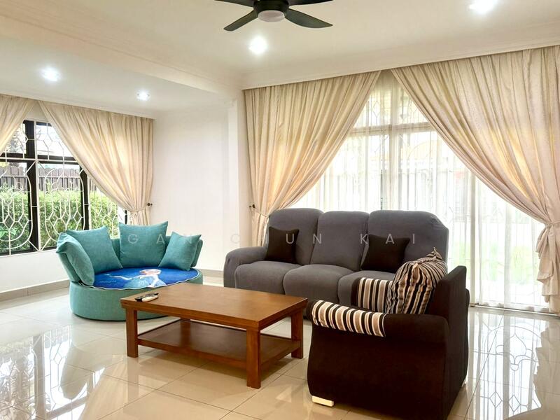 Rumah Banglo untuk Disewa di Batu Ferringhi (Penang) - Gan Chun Kai - Living Room - PropertyGuru.com.my