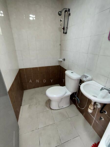 2nd Bathroom