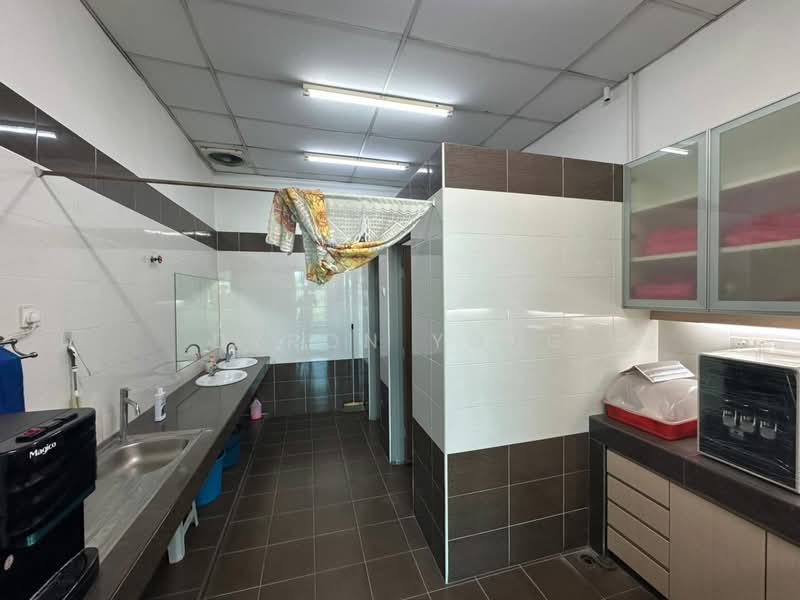 Factory for Sale in Taman Industri Alam Jaya (Puncak Alam) - Dyron Yong - Bathroom - PropertyGuru.com.my