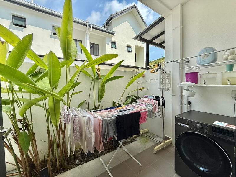 Serenia City : Serenia Aiora untuk Untuk Dijual - RM 760,000, Feb 2026 - Balcony - PropertyGuru.com.my