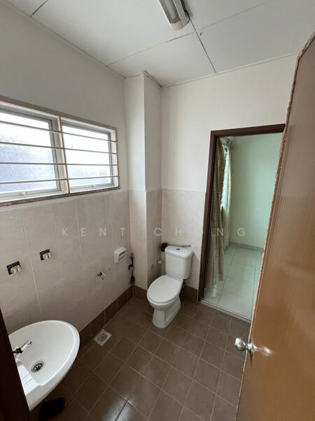 2-storey Terraced House for Sale in Semenyih (Selangor) - Kent Chong - Bathroom - PropertyGuru.com.my