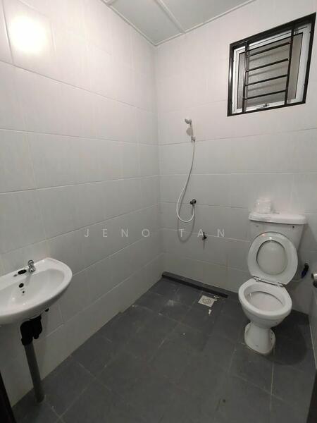 11 mile from kuching single storey corner for rent untuk Untuk Disewa - RM 1,500 /bulan, Feb 2026 - Bathroom - PropertyGuru.com.my
