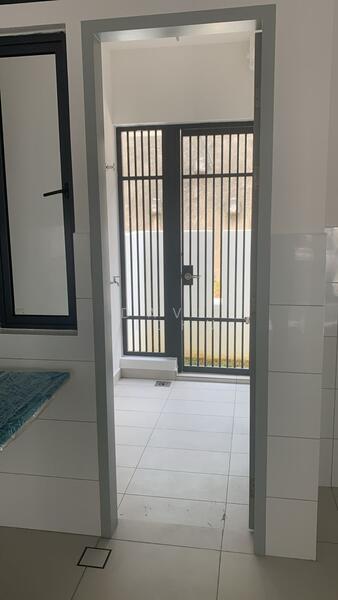 2-storey Terraced House for Sale in Shah Alam (Selangor) - Dave Sidhu - Entrance - PropertyGuru.com.my