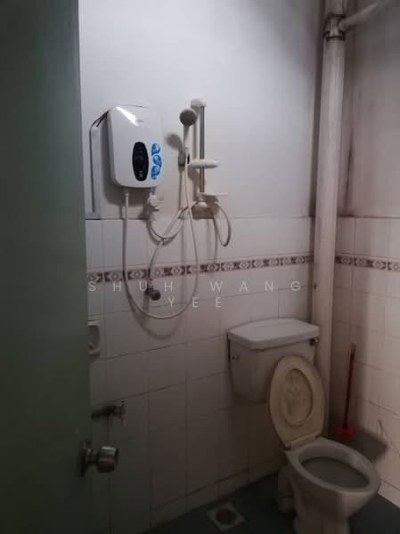 1.5-storey Terraced House for Rent in Ayer Keroh (Melaka) - Shuh Wang Yee - Bathroom - PropertyGuru.com.my