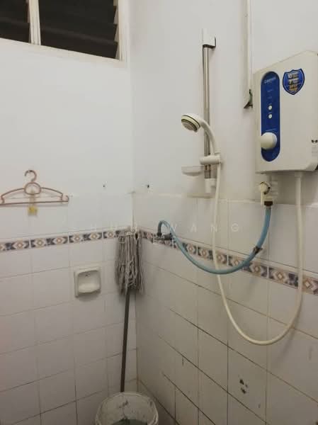 1.5-storey Terraced House for Rent in Ayer Keroh (Melaka) - Shuh Wang Yee - Bathroom - PropertyGuru.com.my