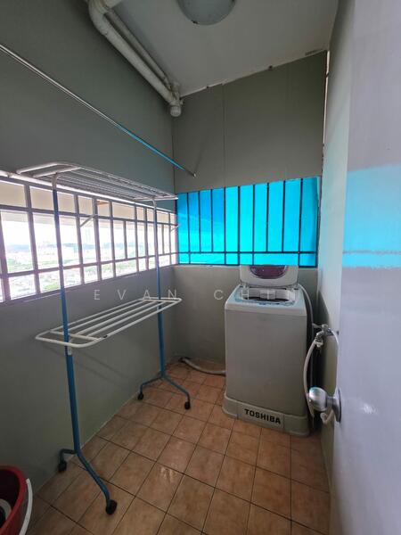 East Lake Residence untuk Untuk Disewa - RM 1,900 /bulan, Feb 2026 - Balcony - PropertyGuru.com.my