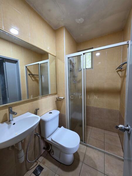 East Lake Residence untuk Untuk Disewa - RM 1,900 /bulan, Feb 2026 - Bathroom - PropertyGuru.com.my