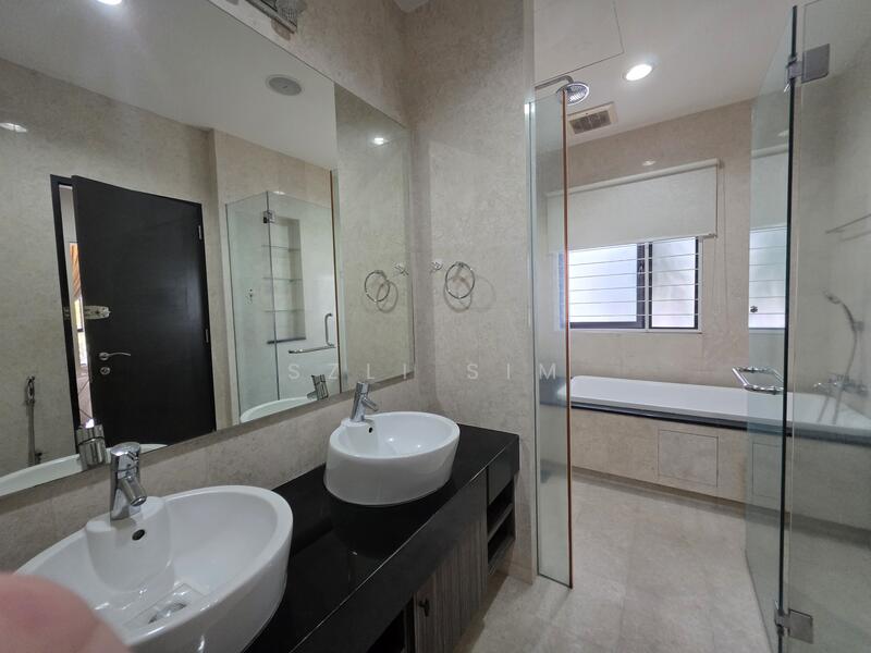 3-storey Terraced House for Sale in Kajang (Selangor) - Szli Sim - Bathroom - PropertyGuru.com.my