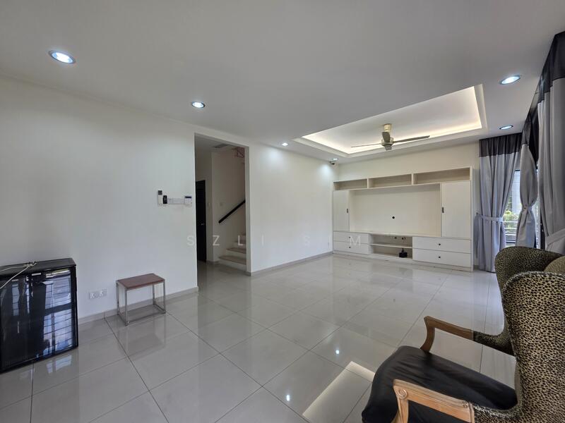 3-storey Terraced House for Sale in Kajang (Selangor) - Szli Sim - Living Room - PropertyGuru.com.my