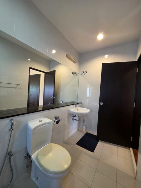 3-storey Terraced House for Sale in Kajang (Selangor) - Szli Sim - Bathroom - PropertyGuru.com.my