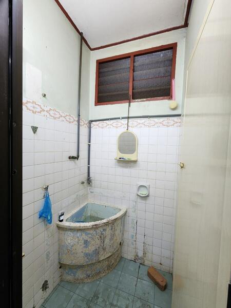 Rumah Teres 1 Tingkat untuk Dijual di Taman Tasek (Ipoh) - Qazin Khoo - Bathroom - PropertyGuru.com.my