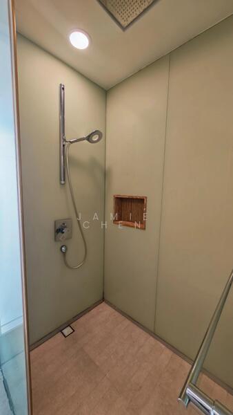 Kediaman Servis untuk Dijual di Quadro Residences - Jamie Chen - Bathroom - PropertyGuru.com.my