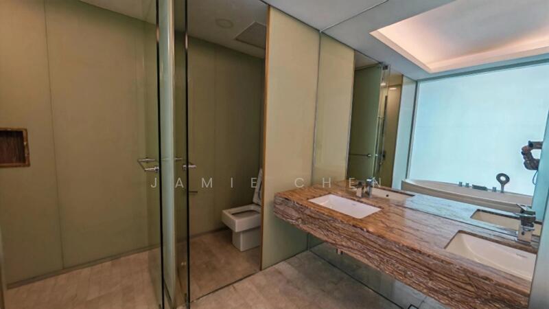 Kediaman Servis untuk Dijual di Quadro Residences - Jamie Chen - Bathroom - PropertyGuru.com.my