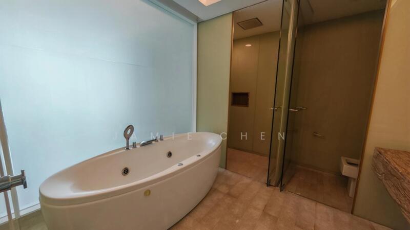 Kediaman Servis untuk Dijual di Quadro Residences - Jamie Chen - Bathroom - PropertyGuru.com.my