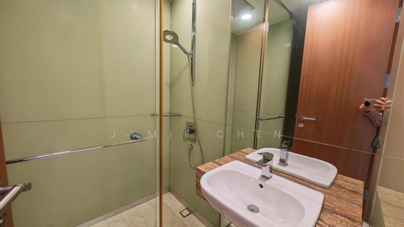 Kediaman Servis untuk Dijual di Quadro Residences - Jamie Chen - Bathroom - PropertyGuru.com.my