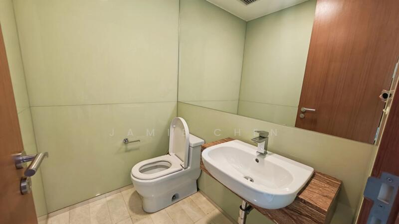 Kediaman Servis untuk Dijual di Quadro Residences - Jamie Chen - Bathroom - PropertyGuru.com.my