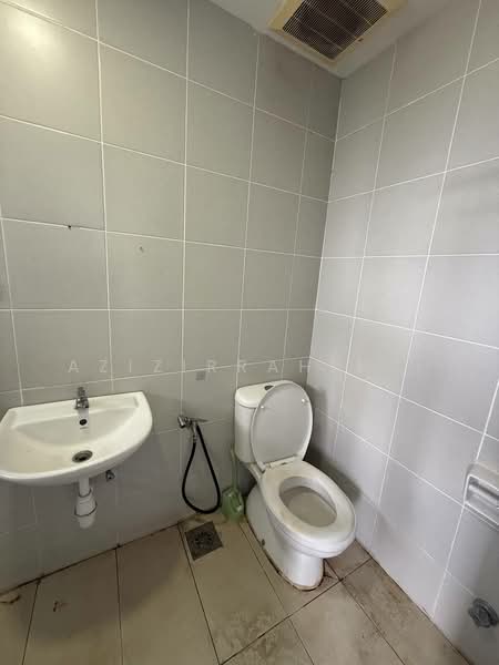 Apartment for Sale at Pr1ma One @ Laman View - Azizirrahim . - Bathroom - PropertyGuru.com.my